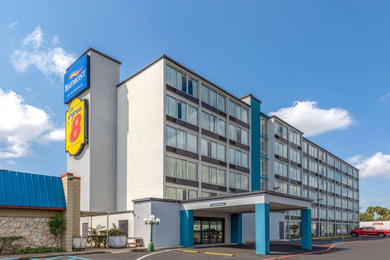 Baymont By Wyndham Laredo Ξενοδοχείο Εξωτερικό φωτογραφία